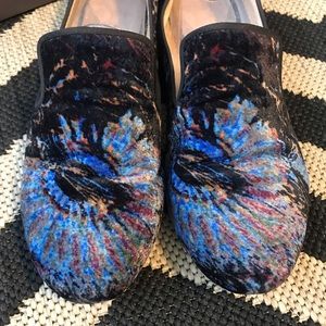 Beautiful Abstract Floral Lindgren Loafers (W7.5)